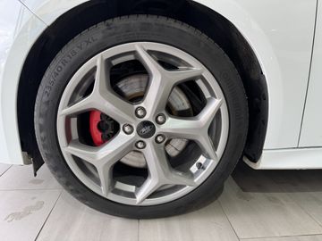 Ford Focus Turnier ST 250PS