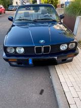 BMW E30 320i Cabrio mit H-Kennzeichen - BMW 320 aus 1991