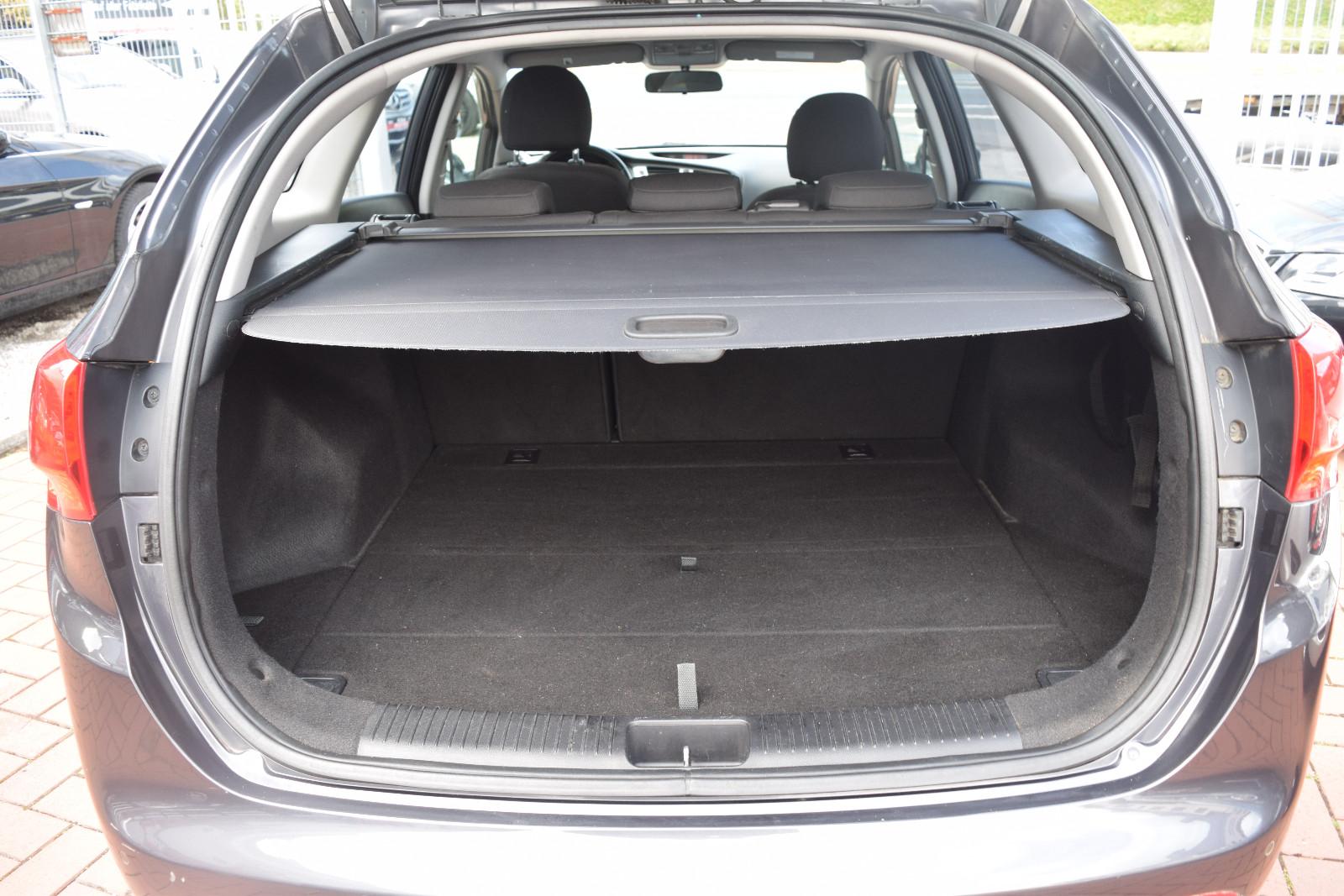 Kia cee'd 2013 — photo 19