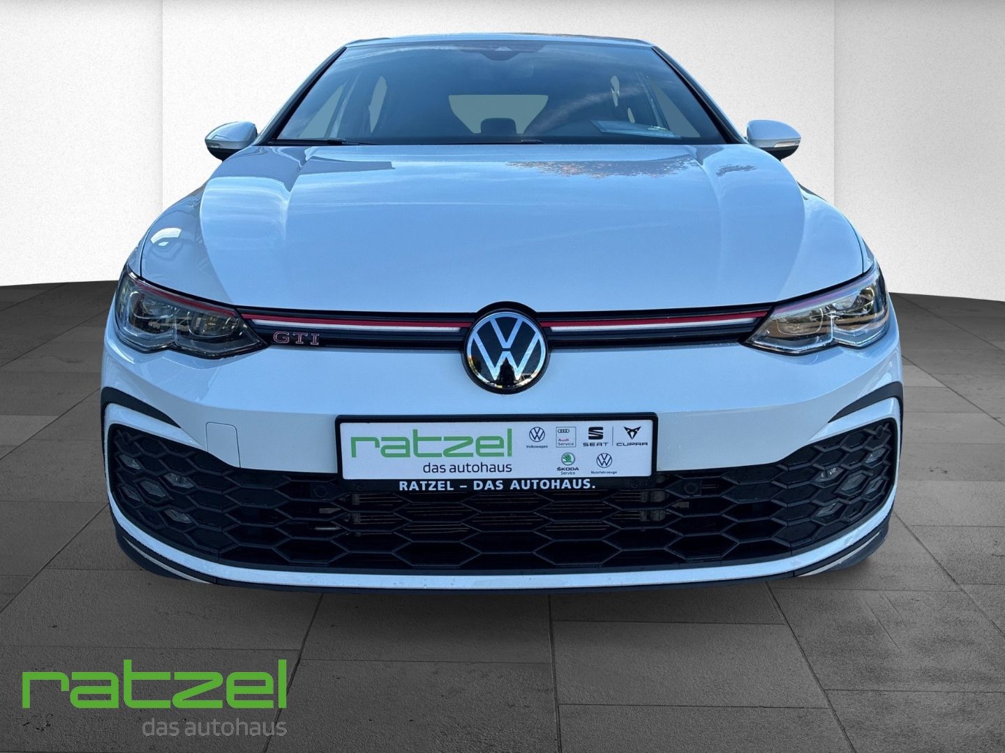 Fahrzeugabbildung Volkswagen Golf GTI 2.0 TSI DSG Navi + DigiTacho + LED + AC