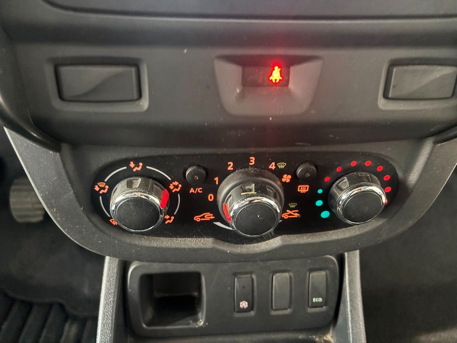 Fahrzeugabbildung Dacia Duster 1.2 92KW 2WD NAVI/ALLWETTER/5-GANG
