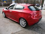 Alfa Romeo Giulietta Turismo - Alfa Romeo Giulietta Turismo mit Benzin-Antrieb