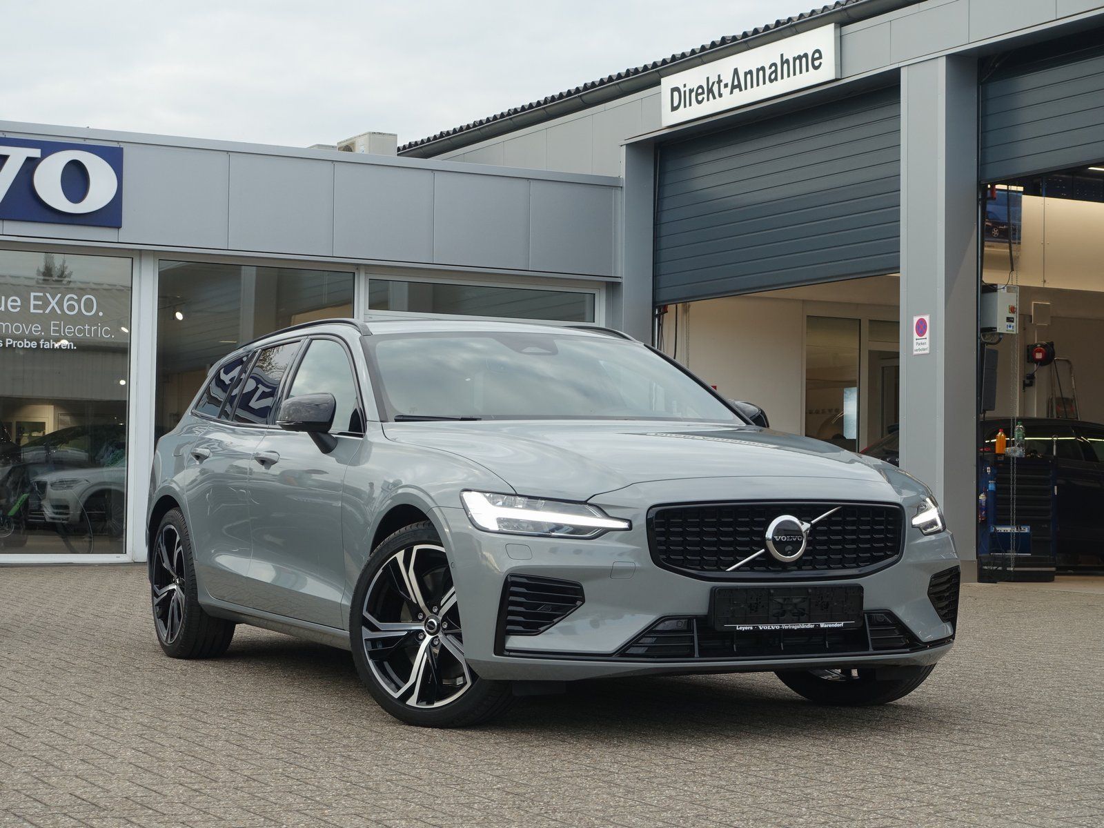 Volvo V60 T6 Ultra Dark AWD Plug-in Hybrid/Pano/H&K imagem 3