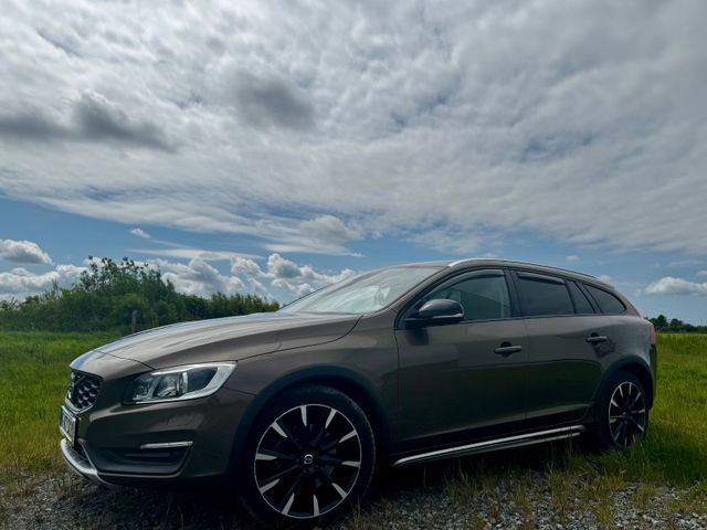 VOLVO V60 CC