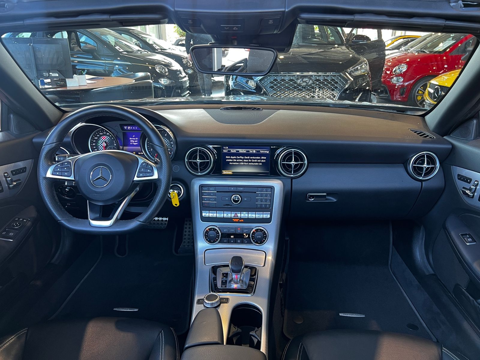 Fahrzeugabbildung Mercedes-Benz SLC 300 Memory AIRSCARF AHK LED