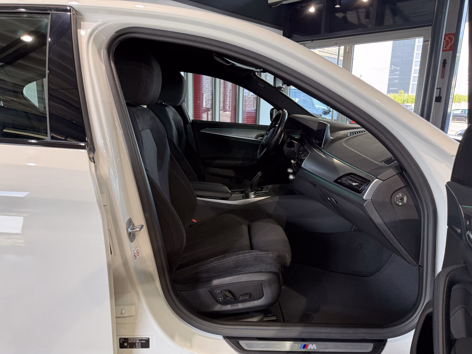 BMW 520 i M Sport*1.HAND*KAMERA*NAVI*DAB+