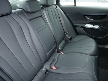 Mercedes E 200 - 7