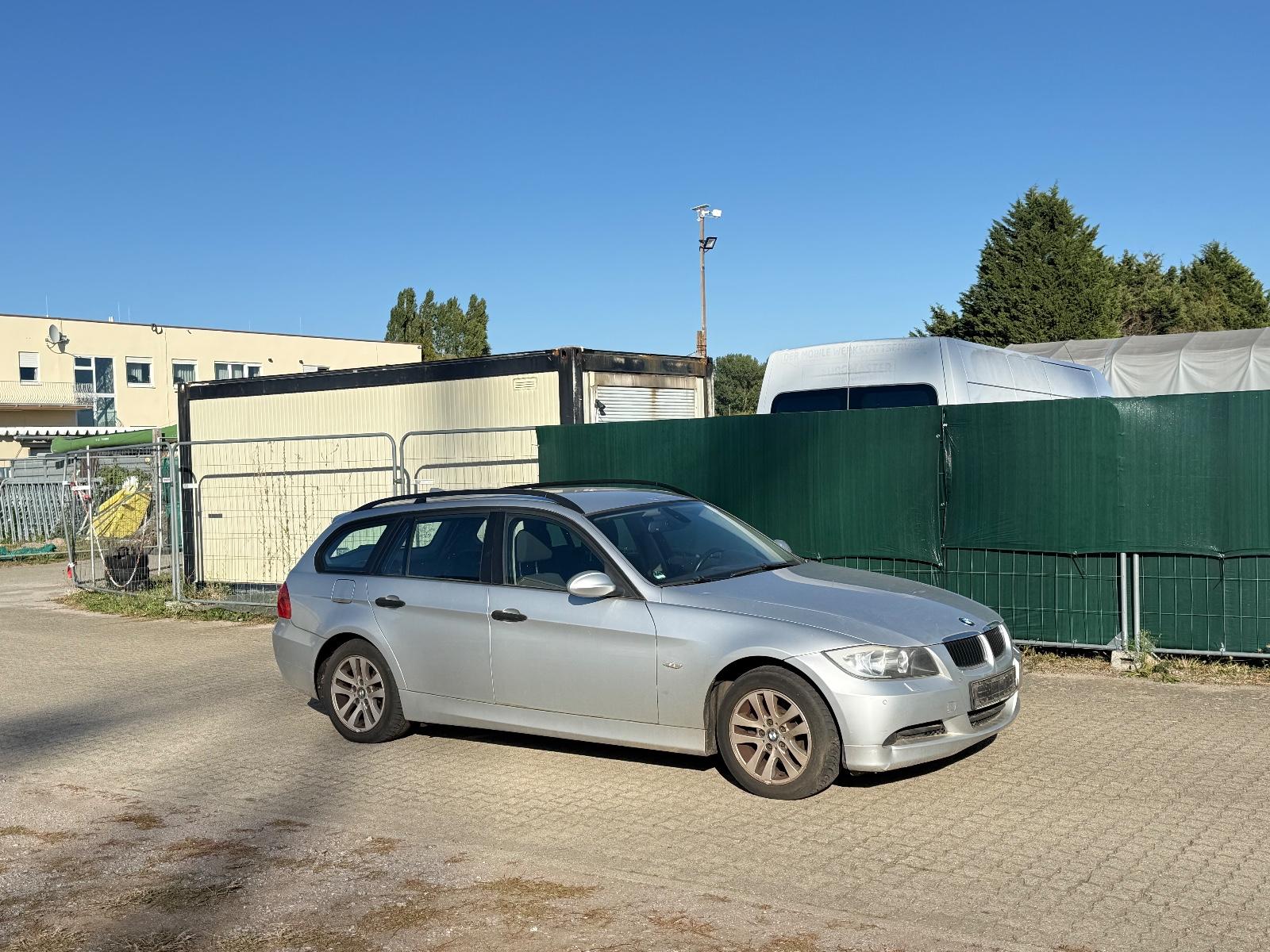 BMW 318, 2006