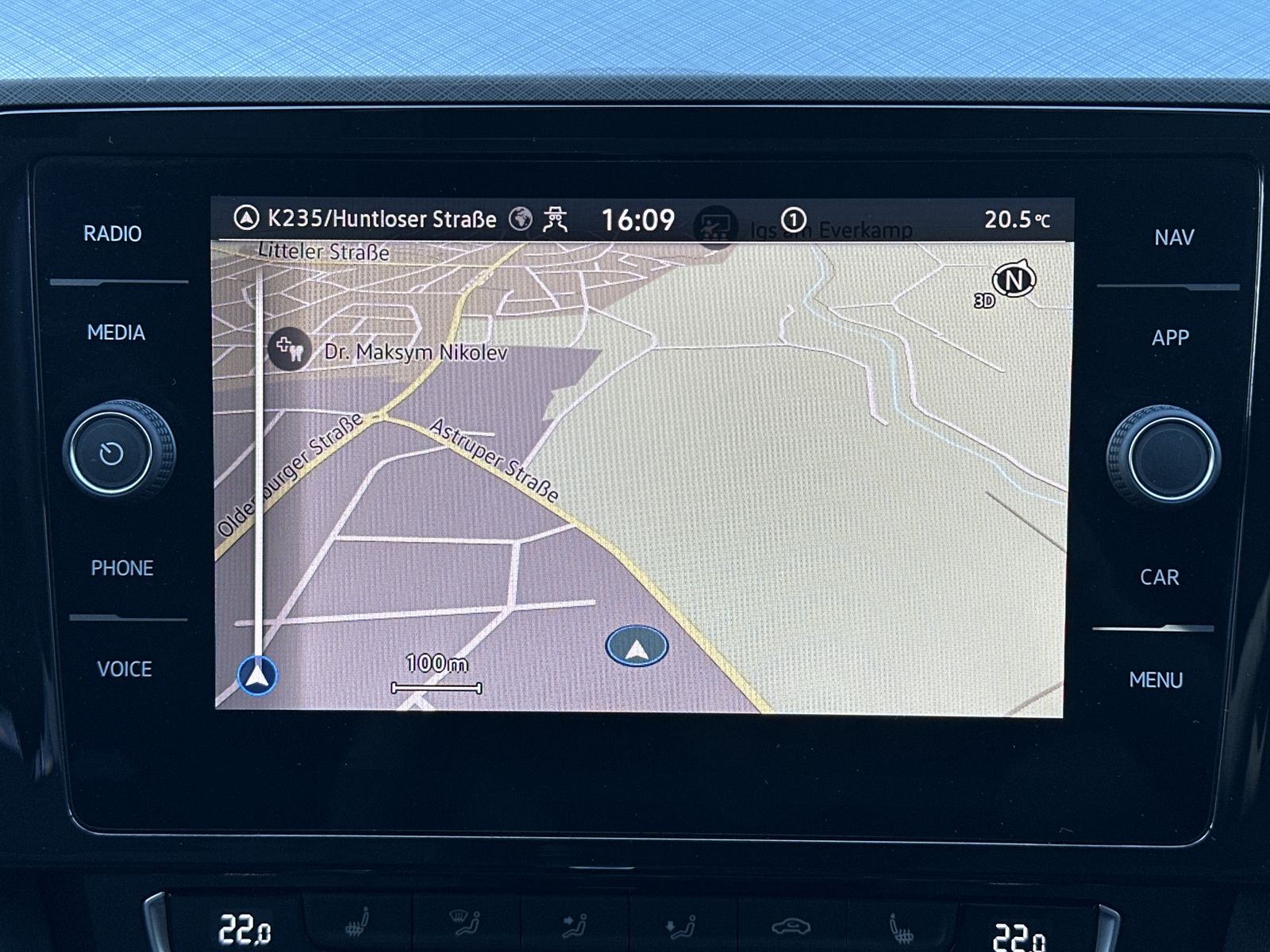 Fahrzeugabbildung Volkswagen Passat Variant 2.0 TDI DSG Business NAV+LED+ACC