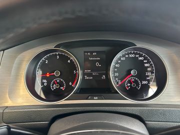 MYAUTOCENTER – Gebraucht- und Jahreswagen mit Werkstattservice in Pfaffenhofen Volkswagen Golf VII *TÜV0228*STHZ*KLIMA*NAV*PDC*BLTH*CD*