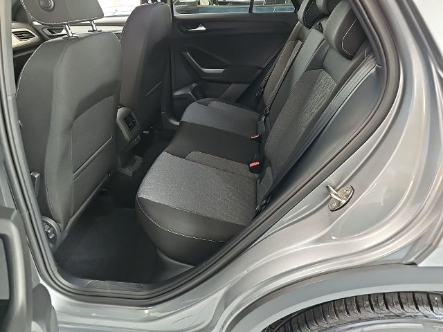 Fahrzeugabbildung Volkswagen T-Roc 1.5 l TSI DSG MOVE LED AHK NAVI MFL