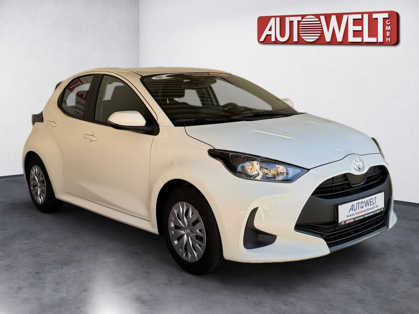 Fahrzeugabbildung Toyota Yaris 1.5 Business Edition KlimaA,Navi,SHZ,ACC
