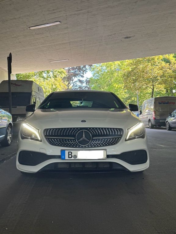 Image of Mercedes-Benz CLA 200