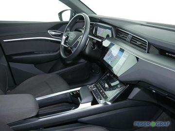 Audi Q8 e-tron - 5