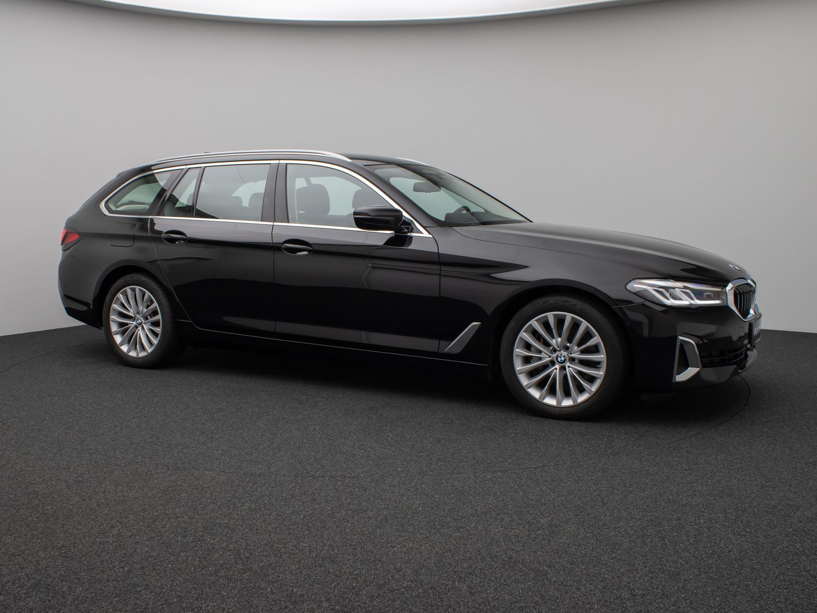 Fahrzeugabbildung BMW 540d xD Luxury Line Kamera HUD DAB ACC Alarm LED