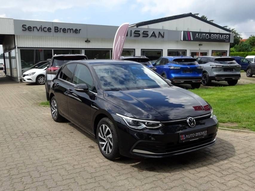 Fahrzeugabbildung Volkswagen Golf VIII 1.4 eHybrid Style