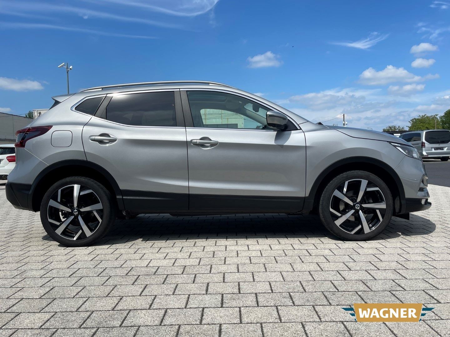 Fahrzeugabbildung Nissan Qashqai Akari Leder Pano SHZ 360°LED  Klimaautom