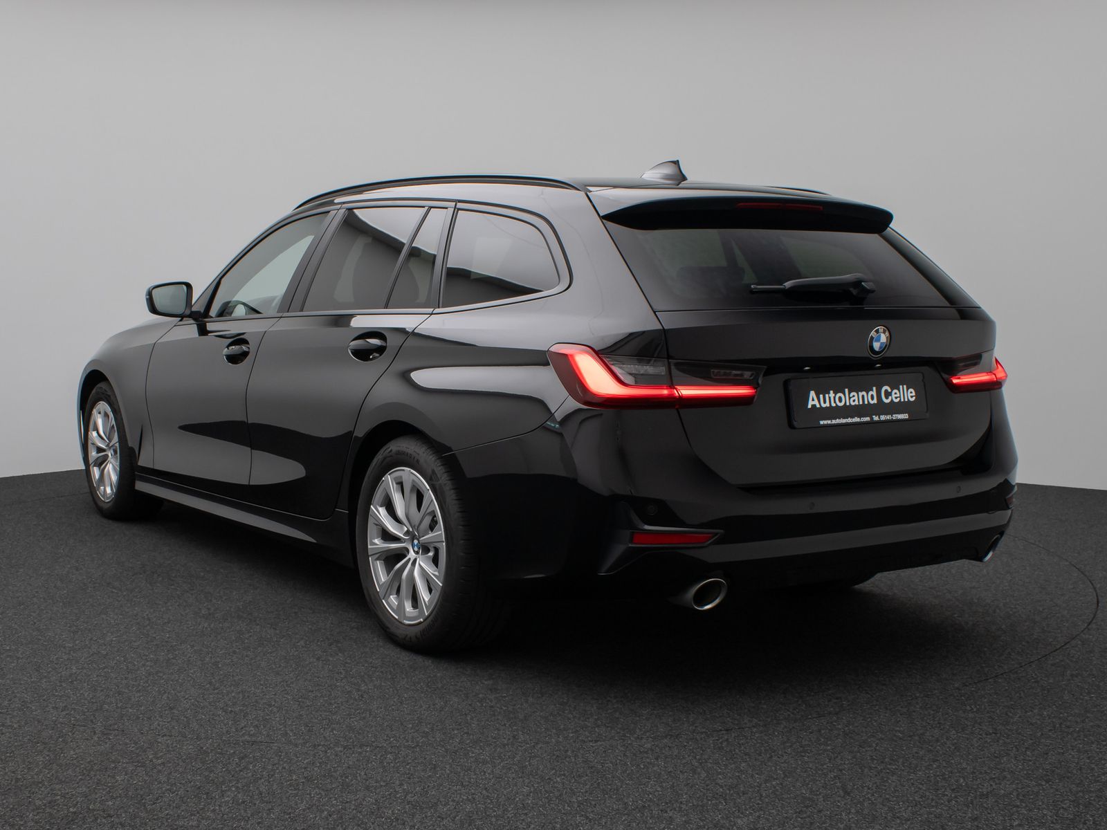 Fahrzeugabbildung BMW 320d Panorama HiFi PDC LED Geschwindigkeitsreg