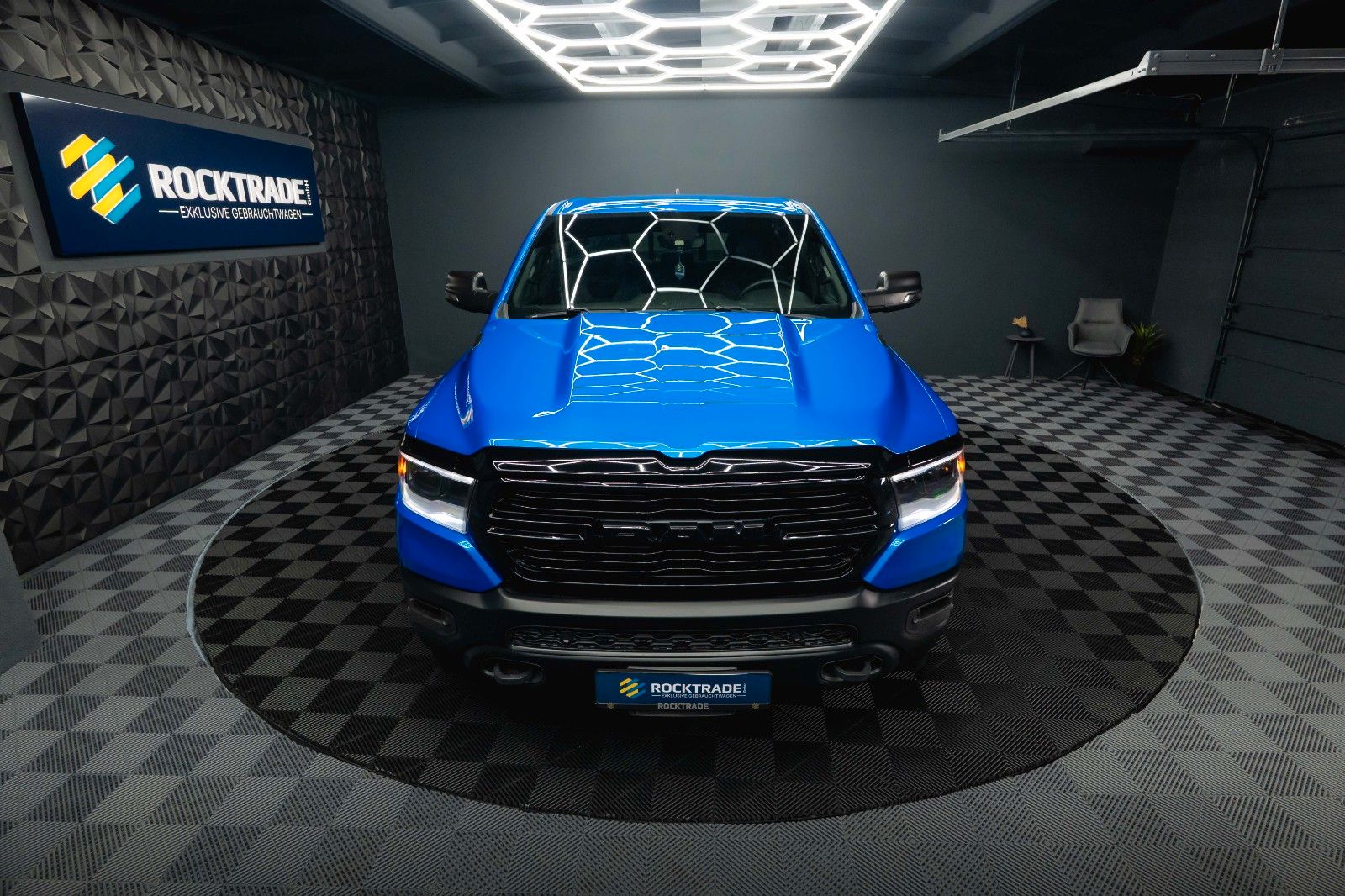 Fahrzeugabbildung Dodge RAM 5.7 V8 HEMI 4x4 Built to Serve AXLE LOCK LED