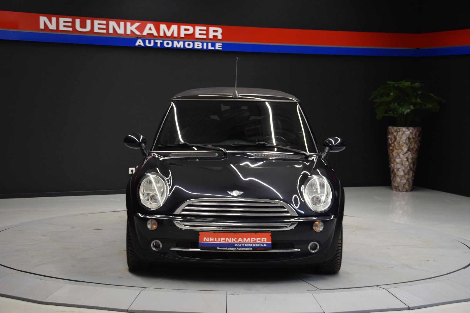 Fahrzeugabbildung MINI One Cabrio Pepper Klima Sitzheizung PDC 2. Hand