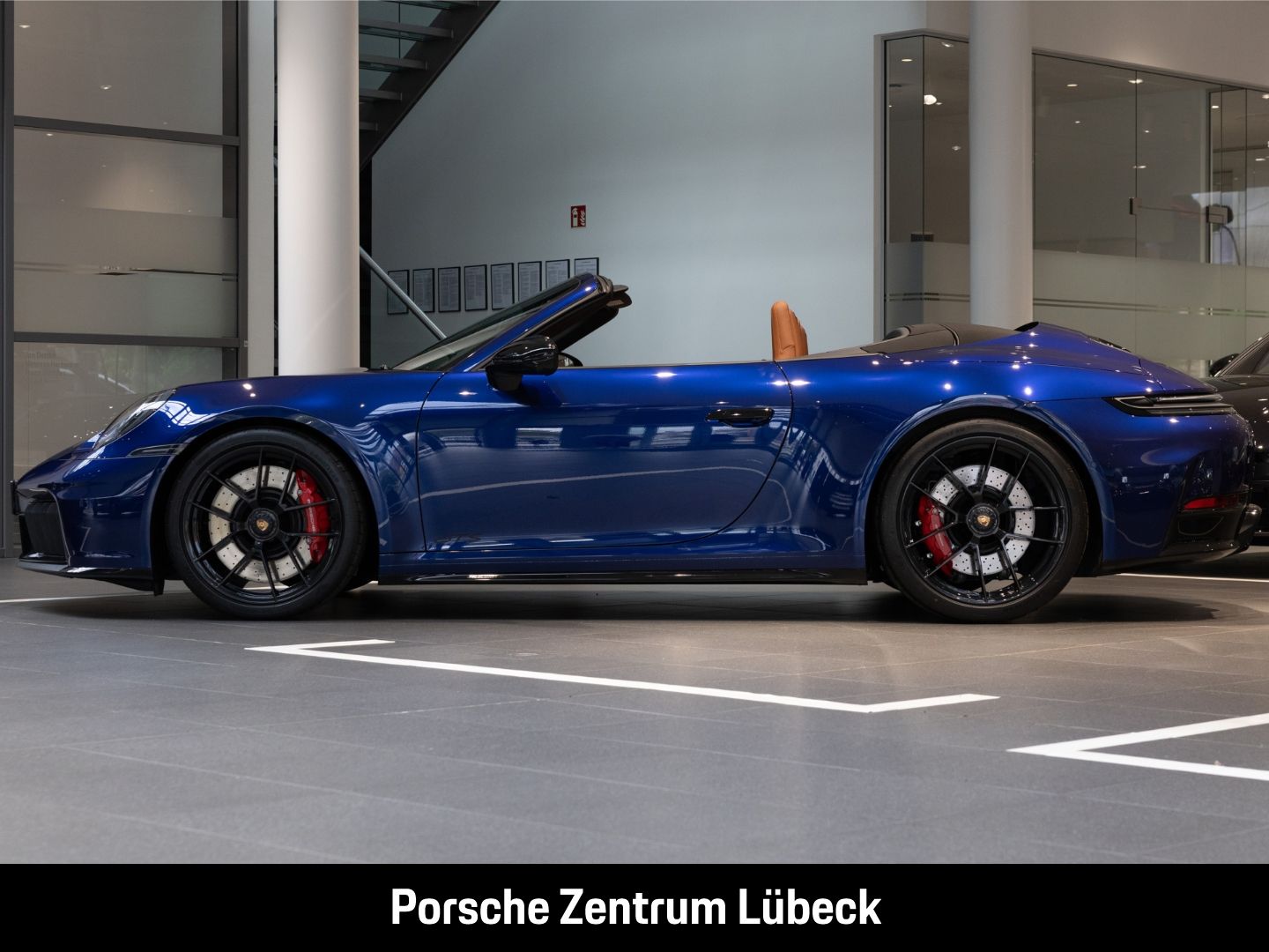 Porsche 992 911 Carrera 4 GTS Cabriolet Clubleder BOSE imagem 2