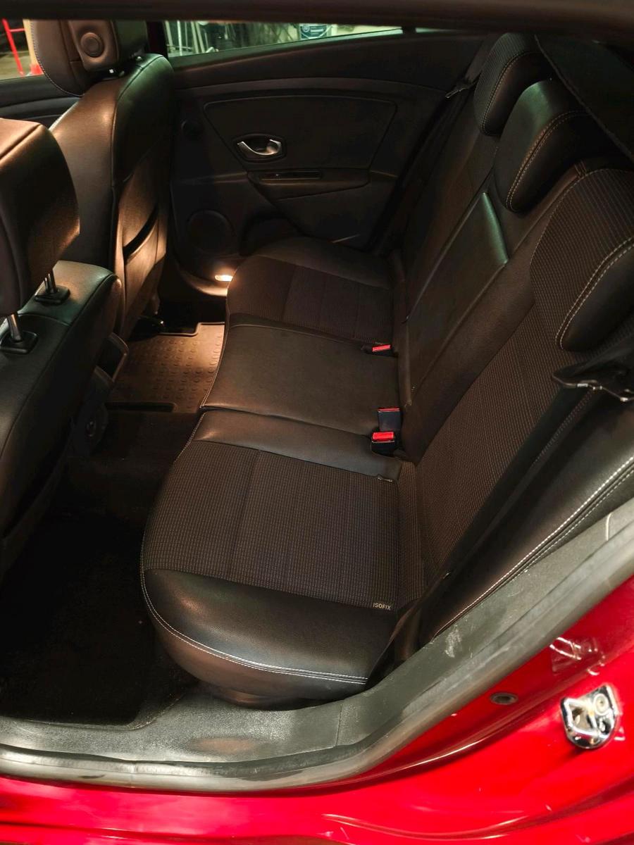 Renault Megane 2011 — photo 8