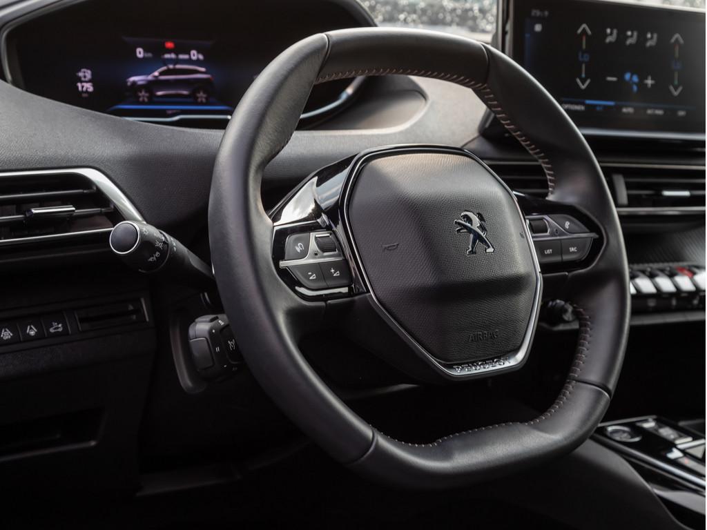 Peugeot 3008 Allure Pack HYBRID 136 e-DSC6 AHK ACC LED