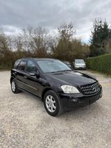 Mercedes-Benz ML 320 CDI*AHK*AMG-Sportpaket* - Mercedes-Benz ML 320 mit Diesel-Antrieb: Geländewagen, Automatik