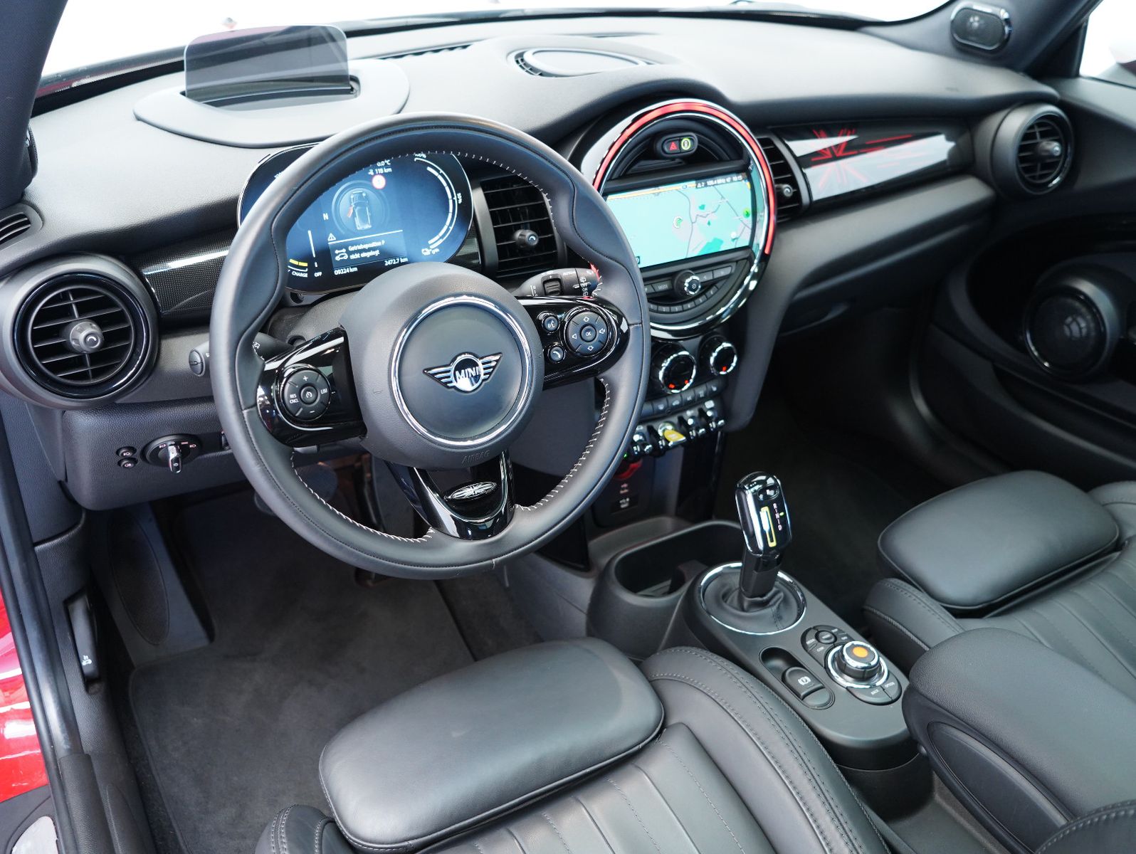 Fahrzeugabbildung MINI COOPER SE Trim XL YOURS/PANO/LEDER/HUD/SOH