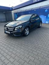 Mercedes-Benz GLA 220 4MATIC Sport Edition  - Mercedes-Benz GLA 220 aus 2020