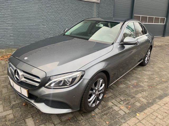 Mercedes-Benz C 180D  LEDER LED-XENON PDC NAVI TOPZUSTAND !!