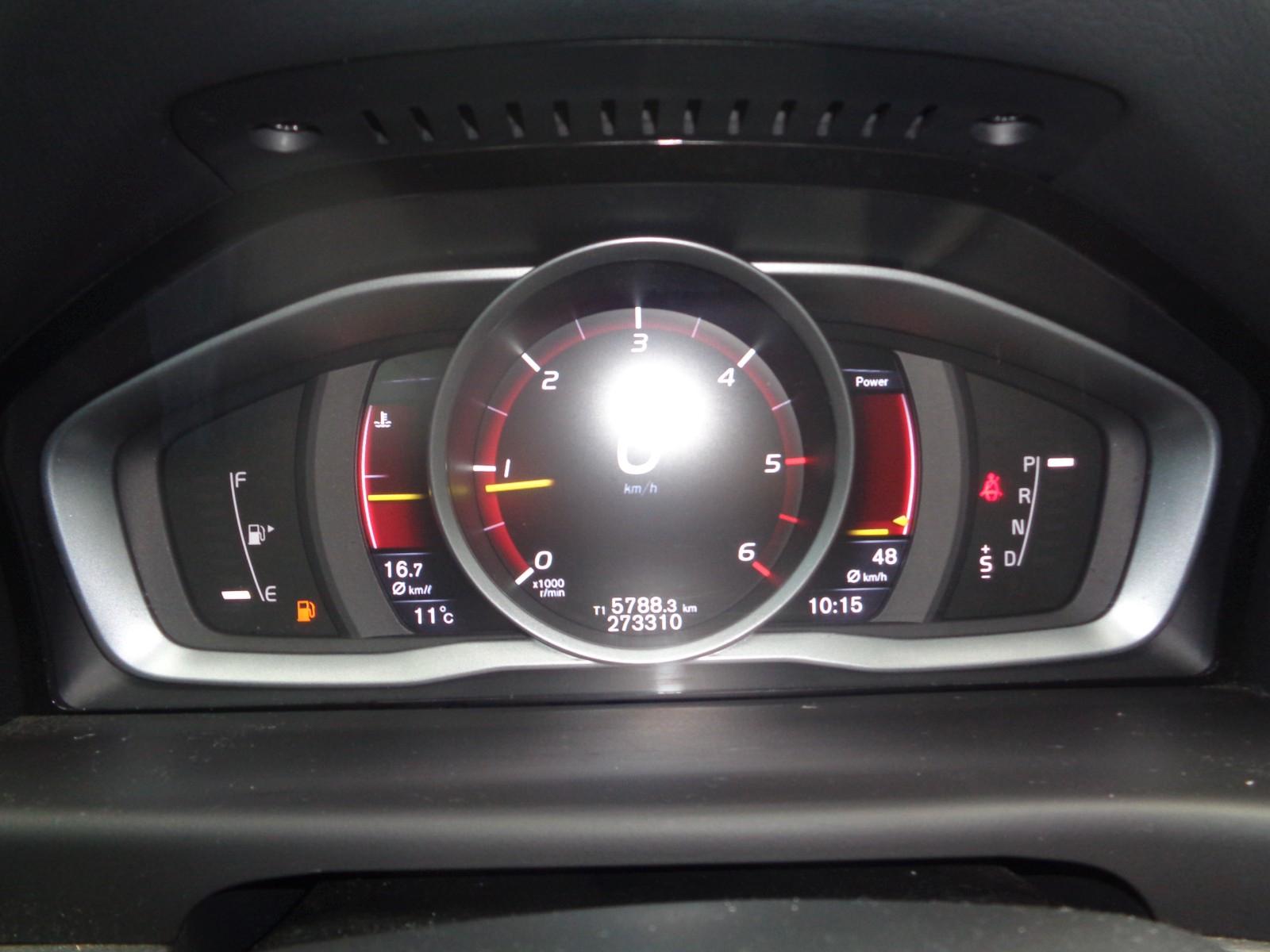 Volvo V70 2015 — photo 12