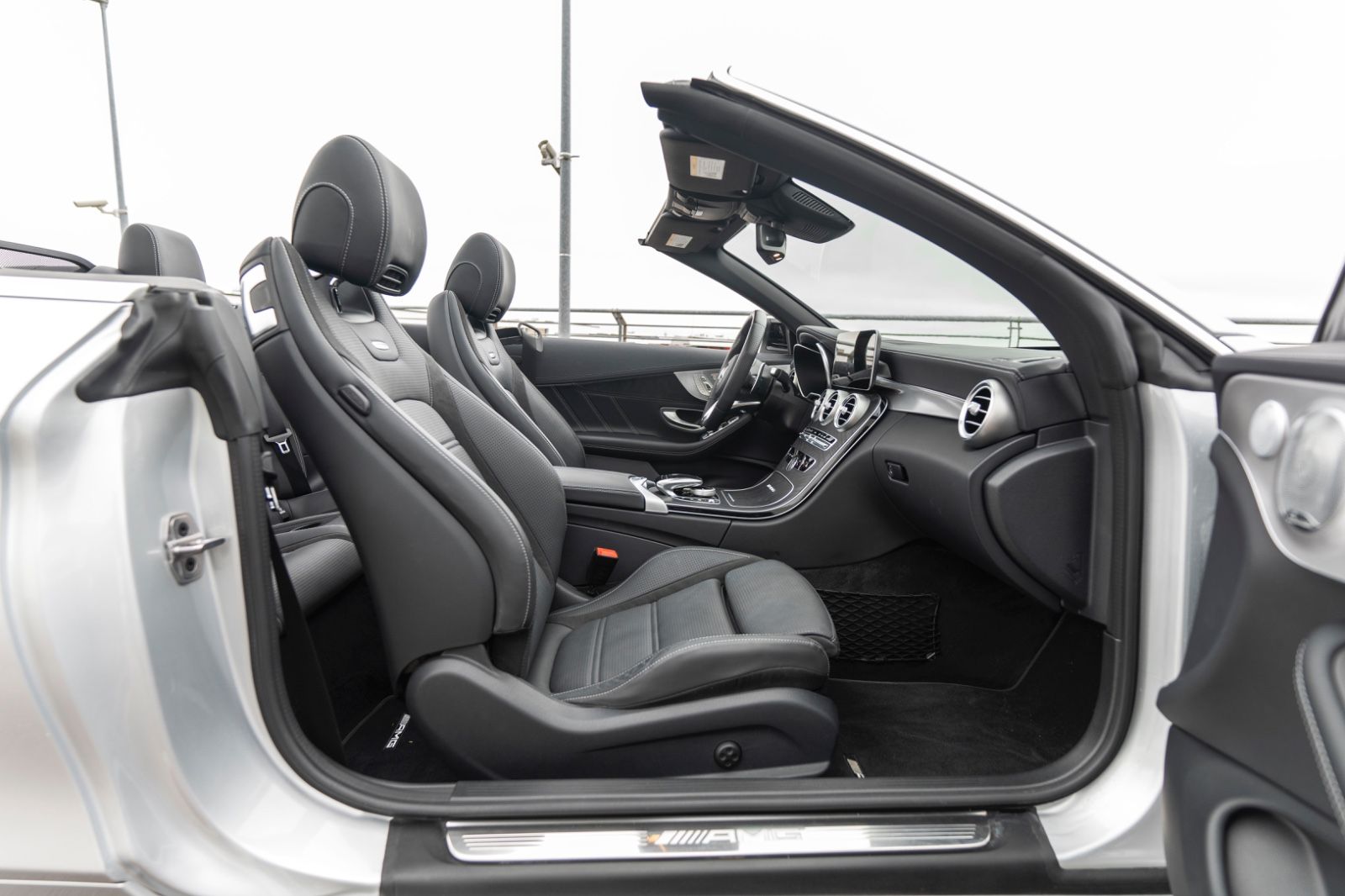 Fahrzeugabbildung Mercedes-Benz C 63 AMG  Cabrio Multibeam  360 Kam  Burmester