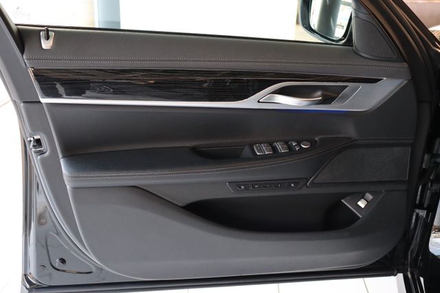 Fahrzeugabbildung BMW 730 d xDrive M Sportpaket|CARBON-CORE|360°|H-UP|