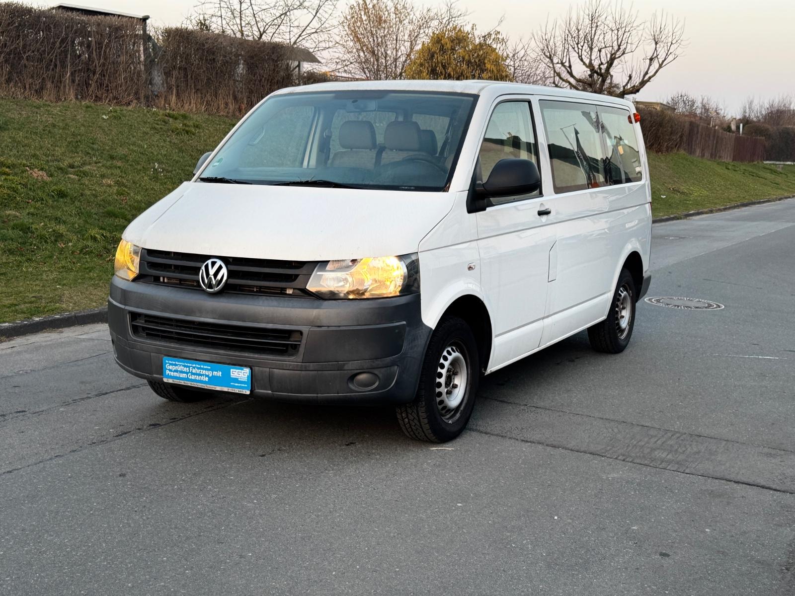 Volkswagen Transporter 2011 — вигляд ззаду
