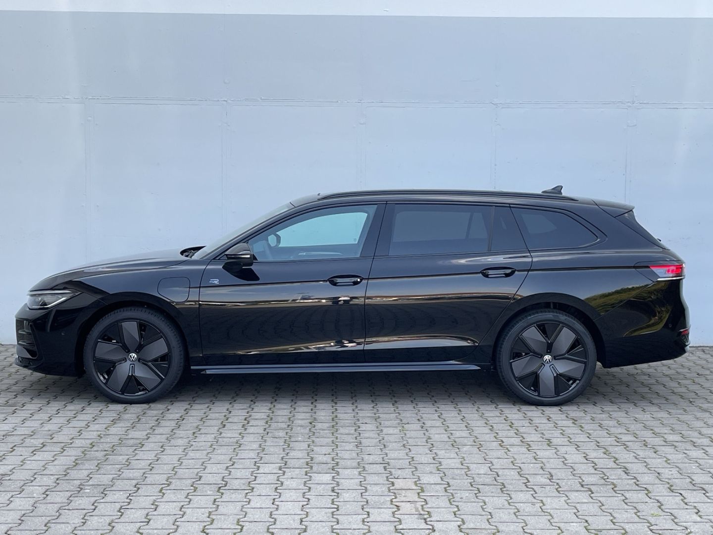 Passat Variant R-Line Signature 1.5 TSI eHybrid