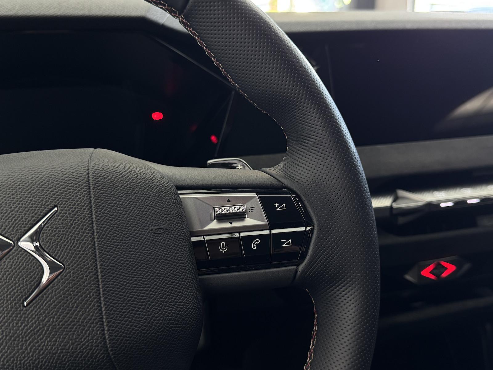 DS Automobiles DS4 130 EAT8 Performance Line LED CarPlay