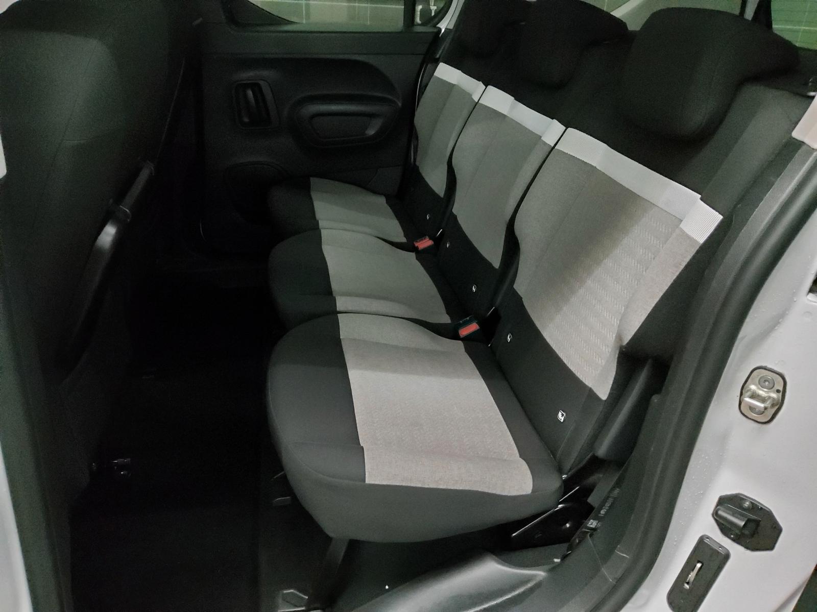 Citroën Berlingo 1.2 PureTech Shine Glasdach PDC AHK