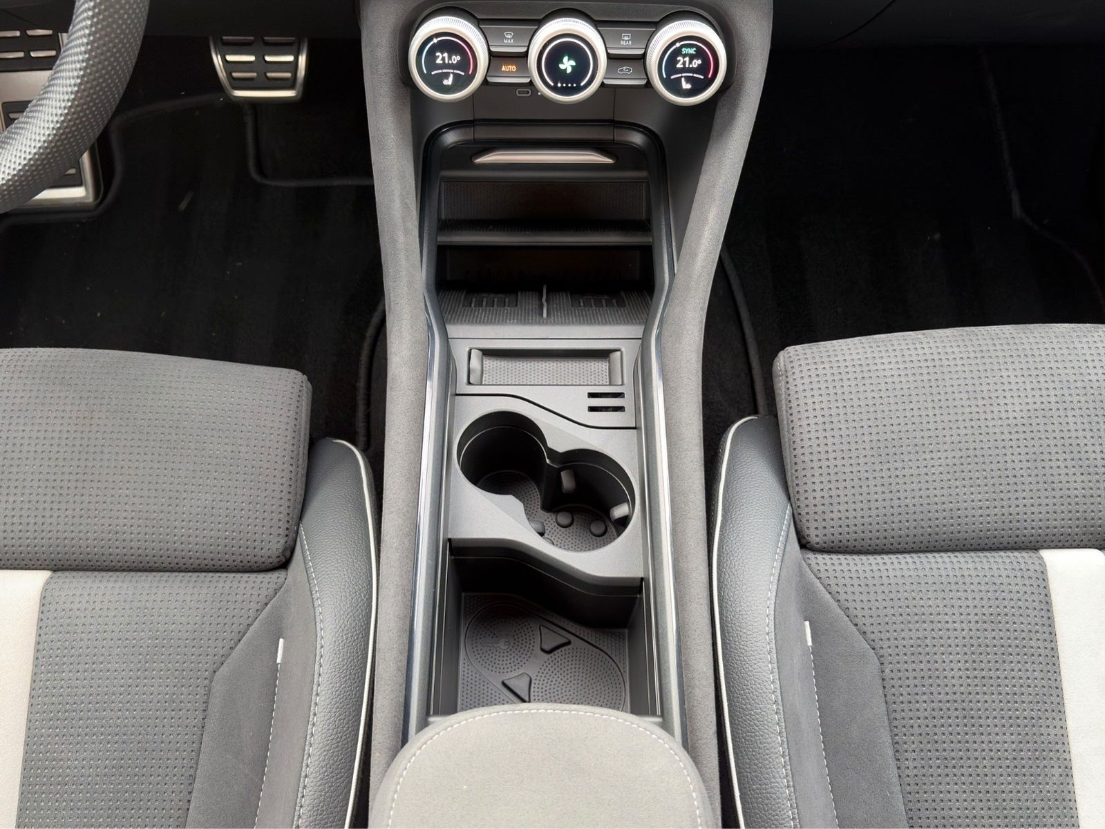 Fahrzeugabbildung SKODA Kodiaq 1.5 TSI DSG*Sportline*7-Sitzer*ViCo*SHZ*