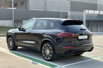 Porsche Cayenne - 7