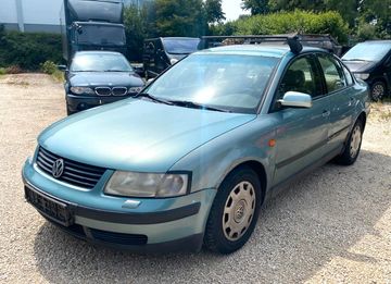 Fotografie VW Passat 1.8 Lim. *KLIMAAUTO*TEILLEDER*EXPORT*