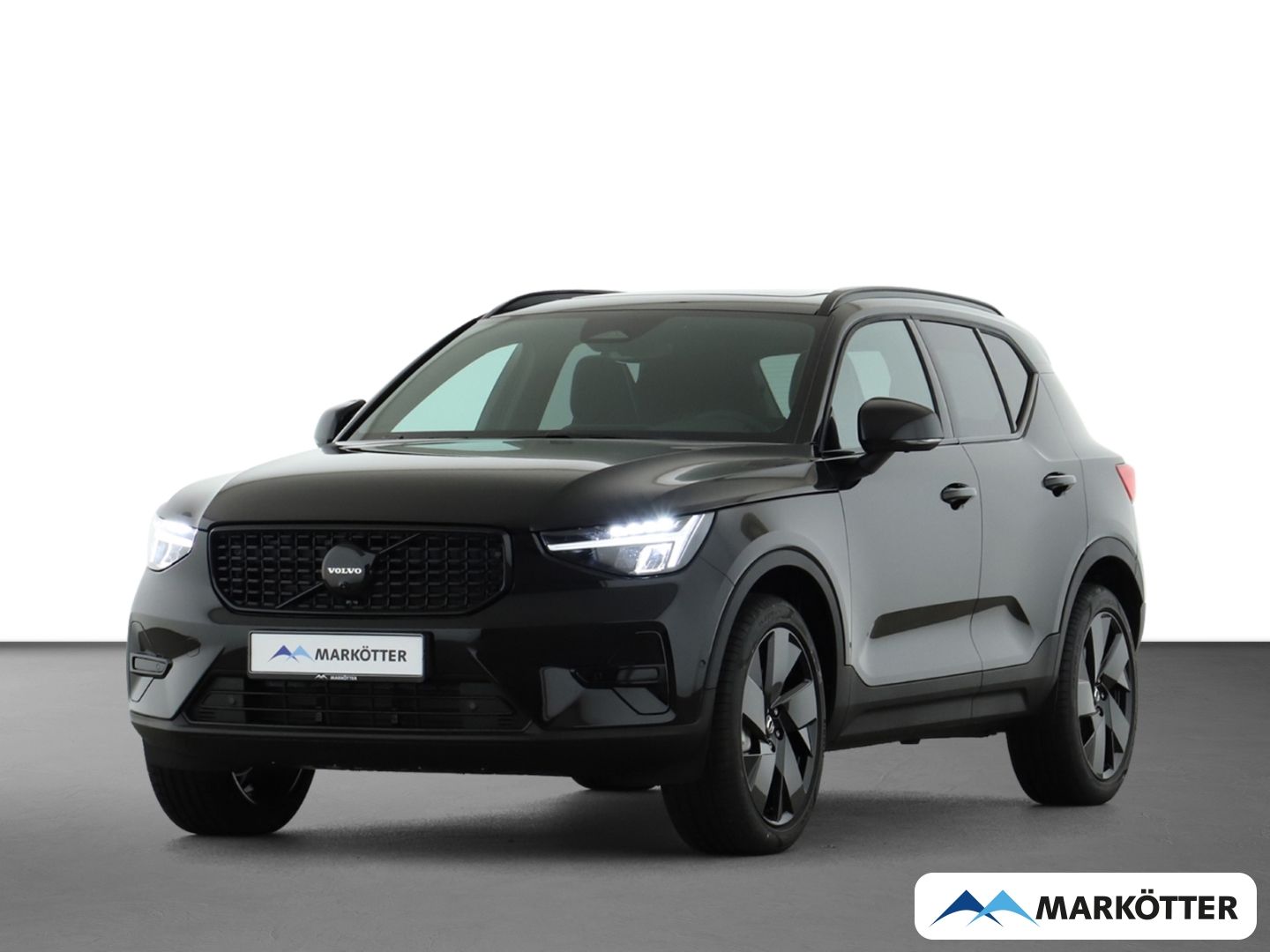 Volvo XC40 Plus Black Edition 2WD/LED/FSHZ/PILOT/