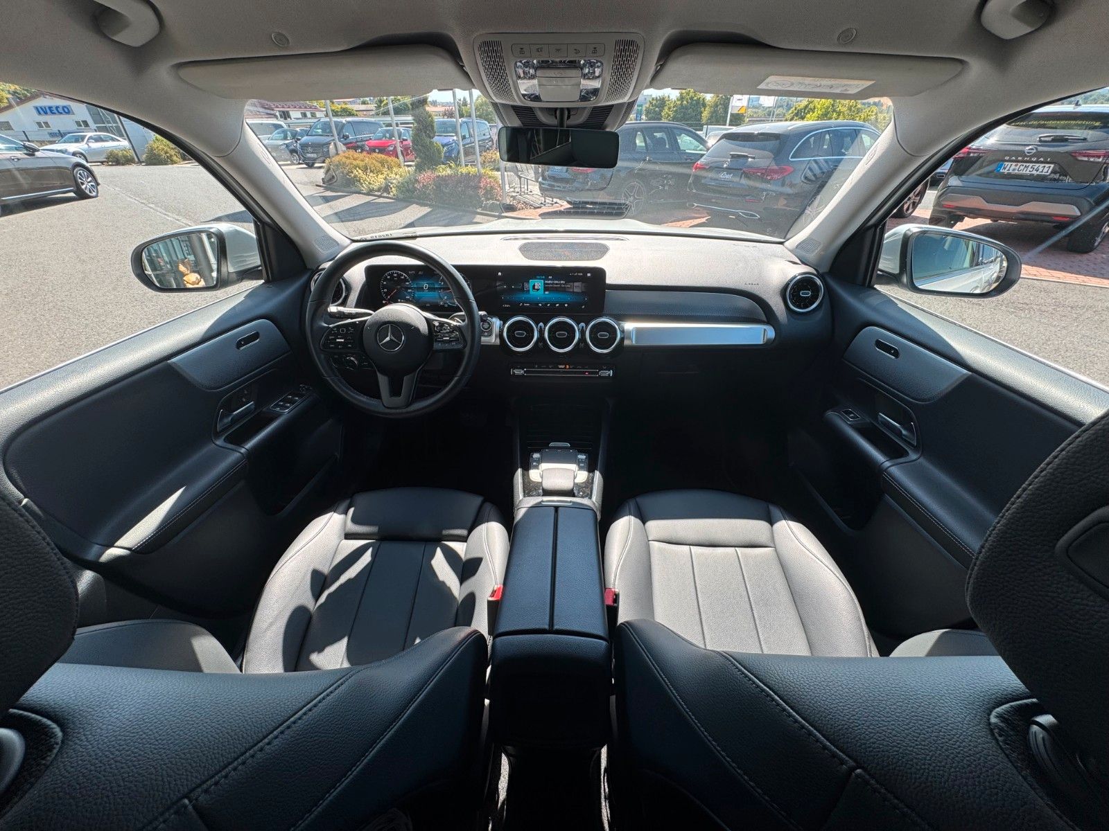 Fahrzeugabbildung Mercedes-Benz GLB 180 Style+Distronic+RKamera+Vollleder