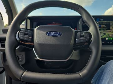 Bild 14 Ford Transit Courier BEV Trend Klimaautom LenkradHZG