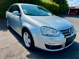 Volkswagen Jetta 1.4 TSI 90 kW DSG Highline Highline - Volkswagen Jetta: Automatik