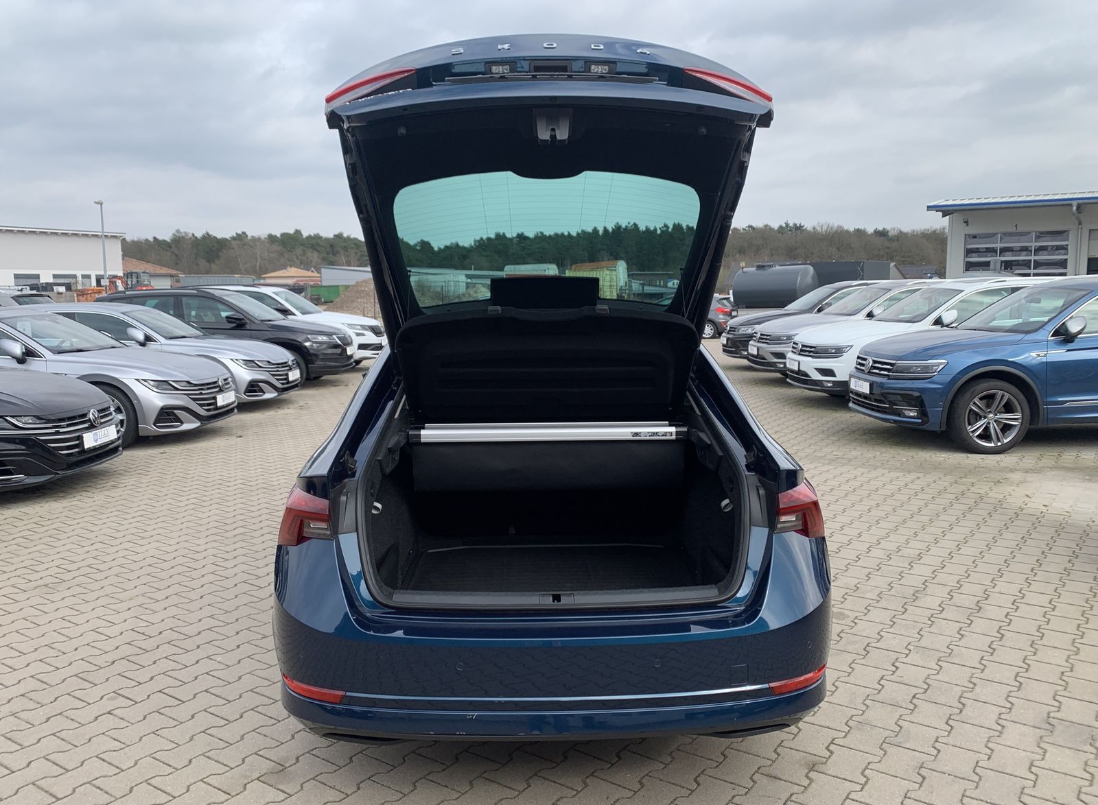 Fahrzeugabbildung SKODA Octavia 2.0 TDI*First Edition*Leder*Matrix-Beam*