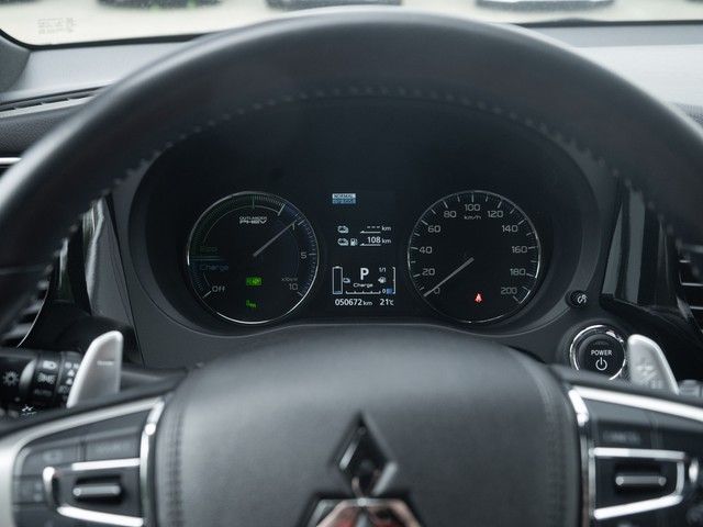 Outlander PHEV Top 4WD ACC+360°+LED+LEDER