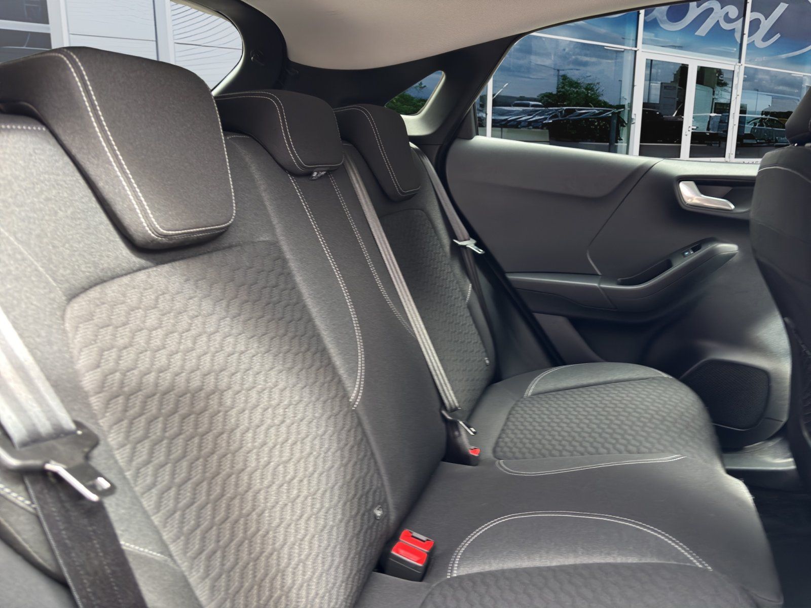 Fahrzeugabbildung Ford Puma    1.0l Titanium Design #RFK #WinterpaketPa