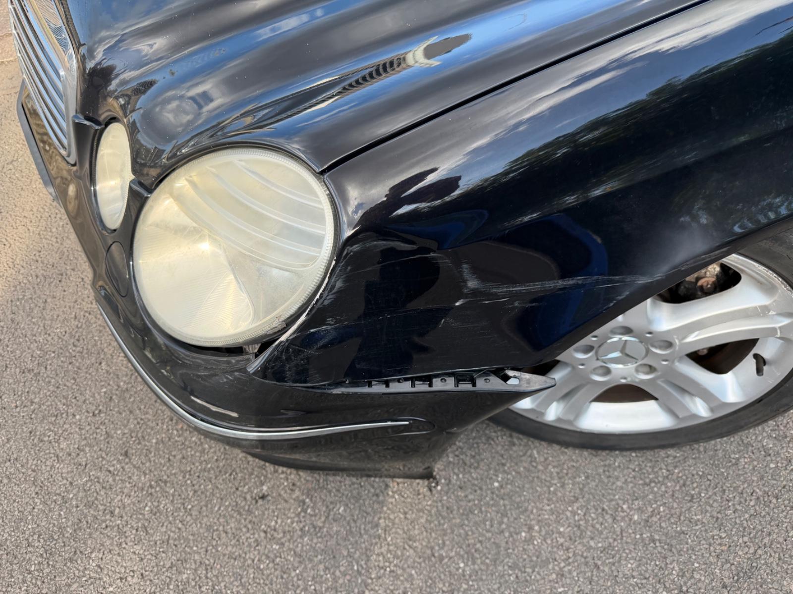 Mercedes-Benz E280 2006 — салон