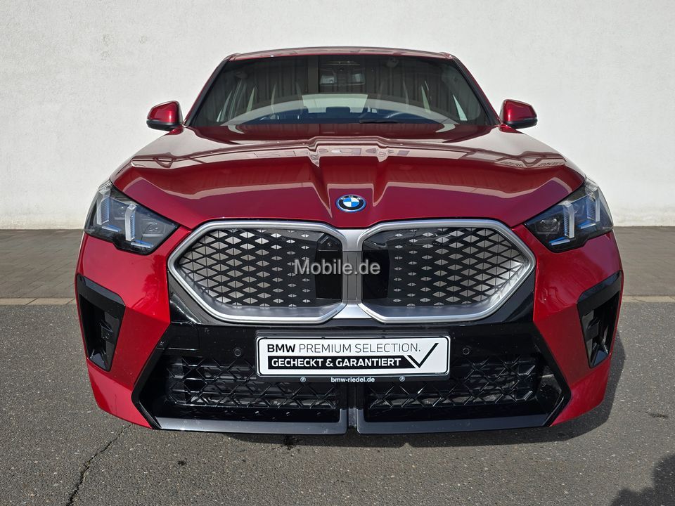 BMW iX2 - Bild 13